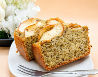 料理画像：太白胡麻油のほうじ茶りんごケーキ