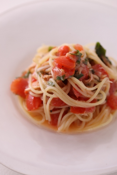 トマトたっぷりサルサ仕立ての冷製カッペリーニ